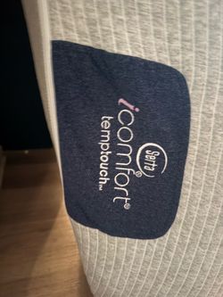 Queen Serta memory foam mattress