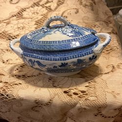 Blue Willow Mini Casserole Dish With Out Ladle