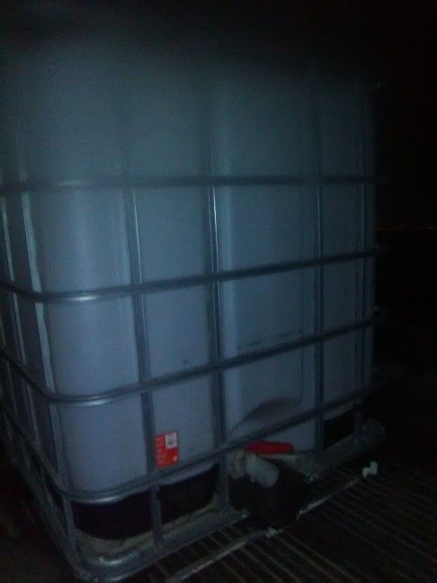 Brand New Water Tank 300 Fal