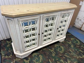 WHITE 3 DOOR ACCENT CABINET WITH MIRRORED DOORS