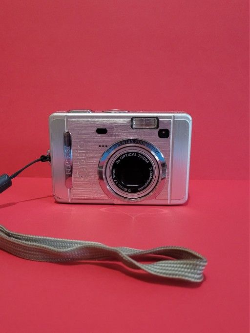 PENTAX Pentax Optio S50 5.0MP Digital Camera Silver - PARTS/REPAIR!!.