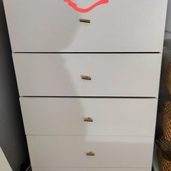 Jumbo Dresser With Lock And Key