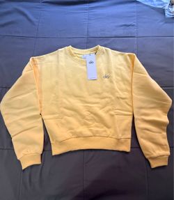 Alo Yellow Crewneck Sweatshirt. size M