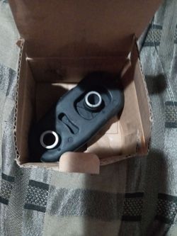 2008 Nissan Sentra torque strut