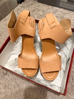 MUST GO! Tan Block Heel Sandals - size 7