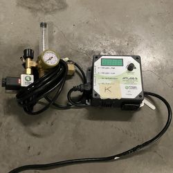 Titan Controls CO2 Regulator with Atlas3-Day/Night CO2 Monitor/Controller