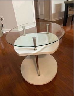 Pretty Home Decoration table from El Dorado