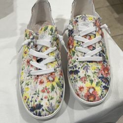 Shoes Sz 7