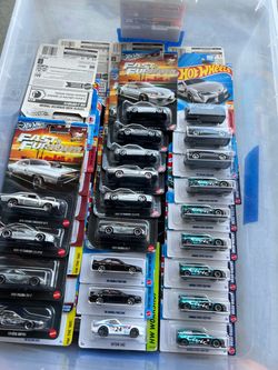 Hot wheels Hot Toys Batman Batmobile used clothes  & Lego Bricks