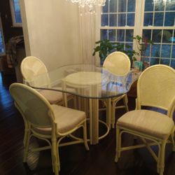 Beautiful Glass Table with 4 Wicker Chairs Like New All For $400