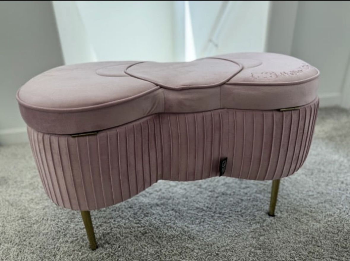 hello kitty bow bench