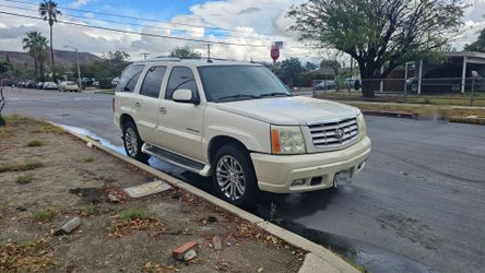 2004 Cadillac Escalade