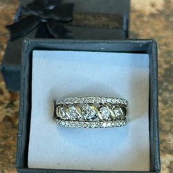 Stunning 14K Yellow and White Gold Genuine Diamond Ring Size 8