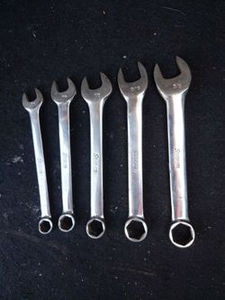 Snap-on short combo 6-point box and open end wrenches five piece $80