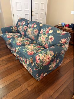 8 ft couch. FREE!