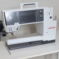 Bernina 830 Sewing/Embroidery Machine