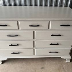 Vintage Dresser And Night Stands