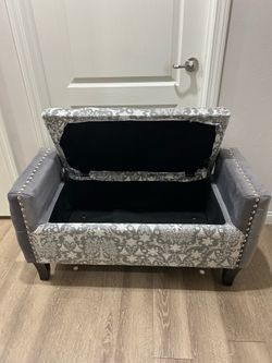 Storage footlocker bench seat