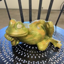 Thinking Frog Home Garden Statue 5”Tall 9.5” W