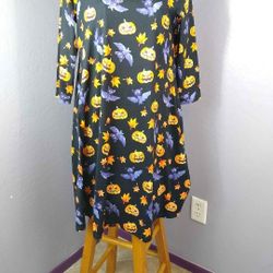 Women's Halloween theme size small dress
97% polyester and 3% spandex

