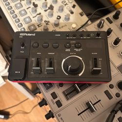 Roland E-4 