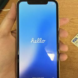 📱 iPhone 11 – 64GB | White | Physical SIM | Used