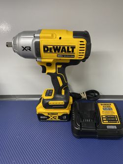 DEWALT DCF900 20V MAX Cordless 1/2 in. Impact Wrench W/ 4AH BATTERY AND CHARGER
