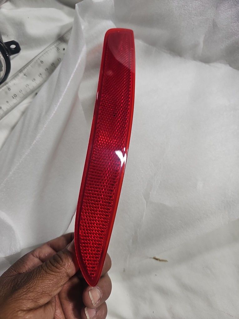 19-21 Mazda 3 Sedan Rear Reflector Passenger Side