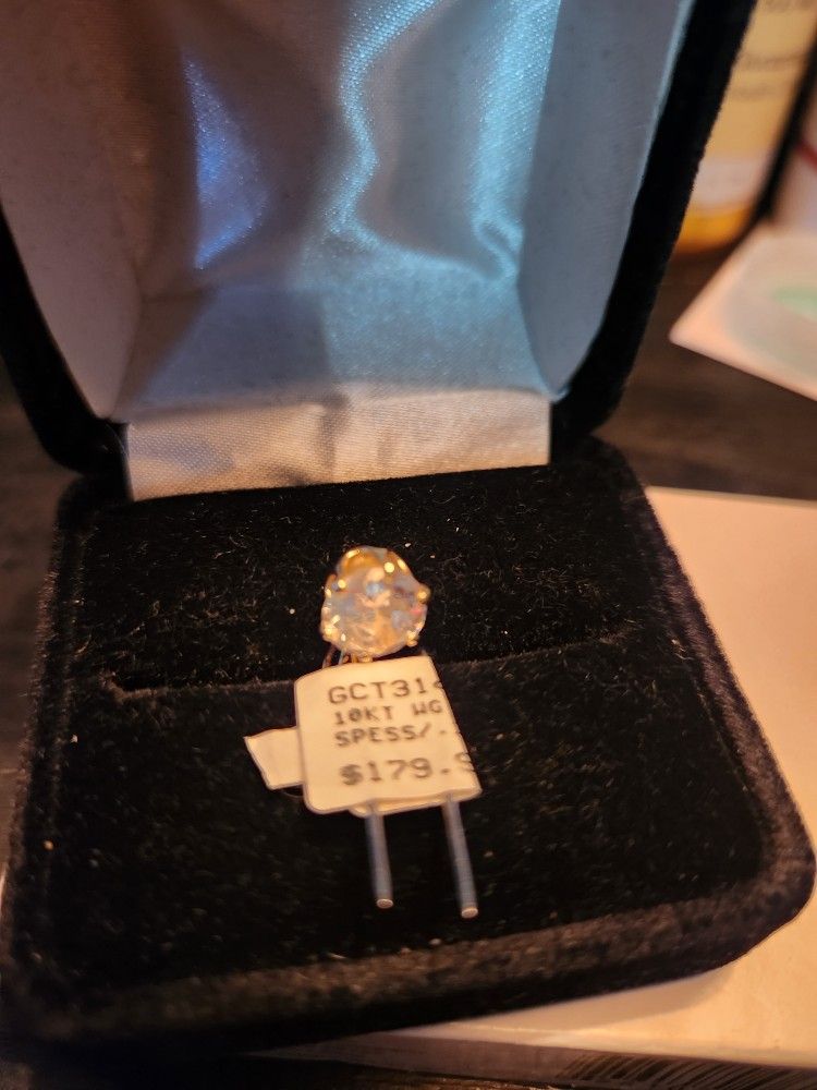 14k gold diamond pendant/charm