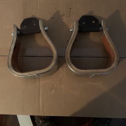 Martin Saddlery 4 Inch Stirrups 