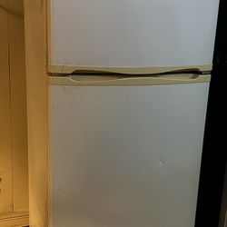 Refrigerator For Sale