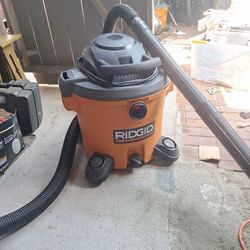 RIDGIT WET AND DRY VACUUM