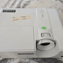 Mitsubishi Projector XD221U