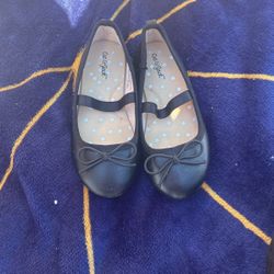 Toddler black shoes size 8