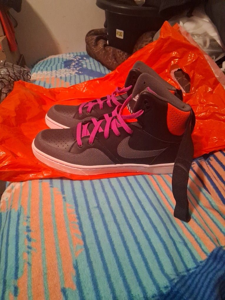 Nike court tranxition, Air Force One High Top, Size 13