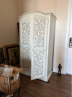Armoire