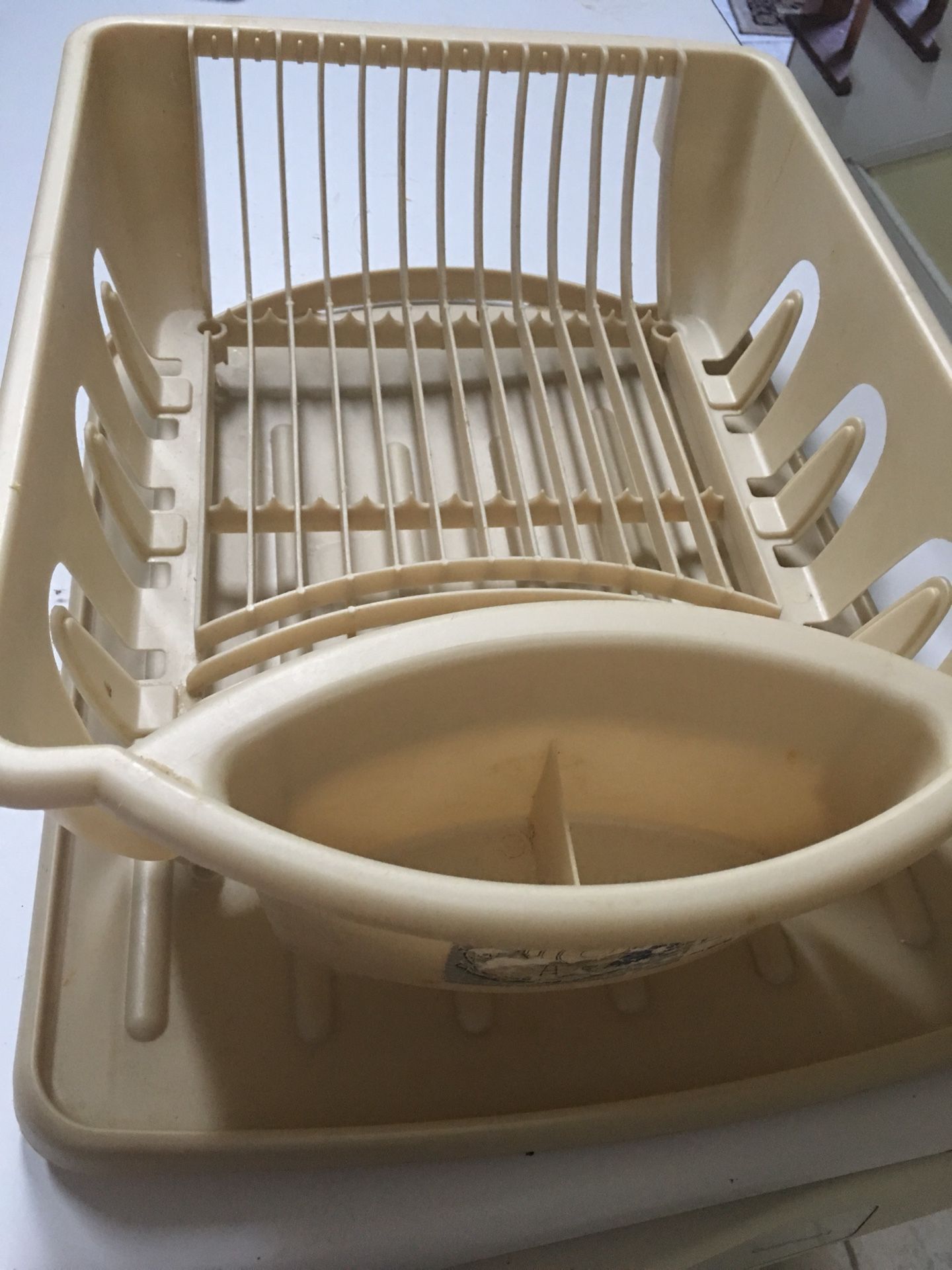 Dish drying rack , for dishes, kitchen , plates