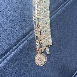 Gold Necklace & Bracelet 