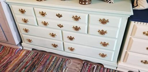 CUTE BLUE DRESSER AT PICKY PINCHERS 5912 54TH AVE N KENNETH CITY OPEN 12-6PM FREE DELIVERY