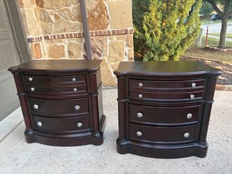 Nightstand 2 pieces 32x32x18”