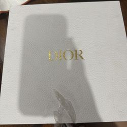 Christian Dior puzzle