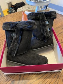 Women’s Boots Size 8