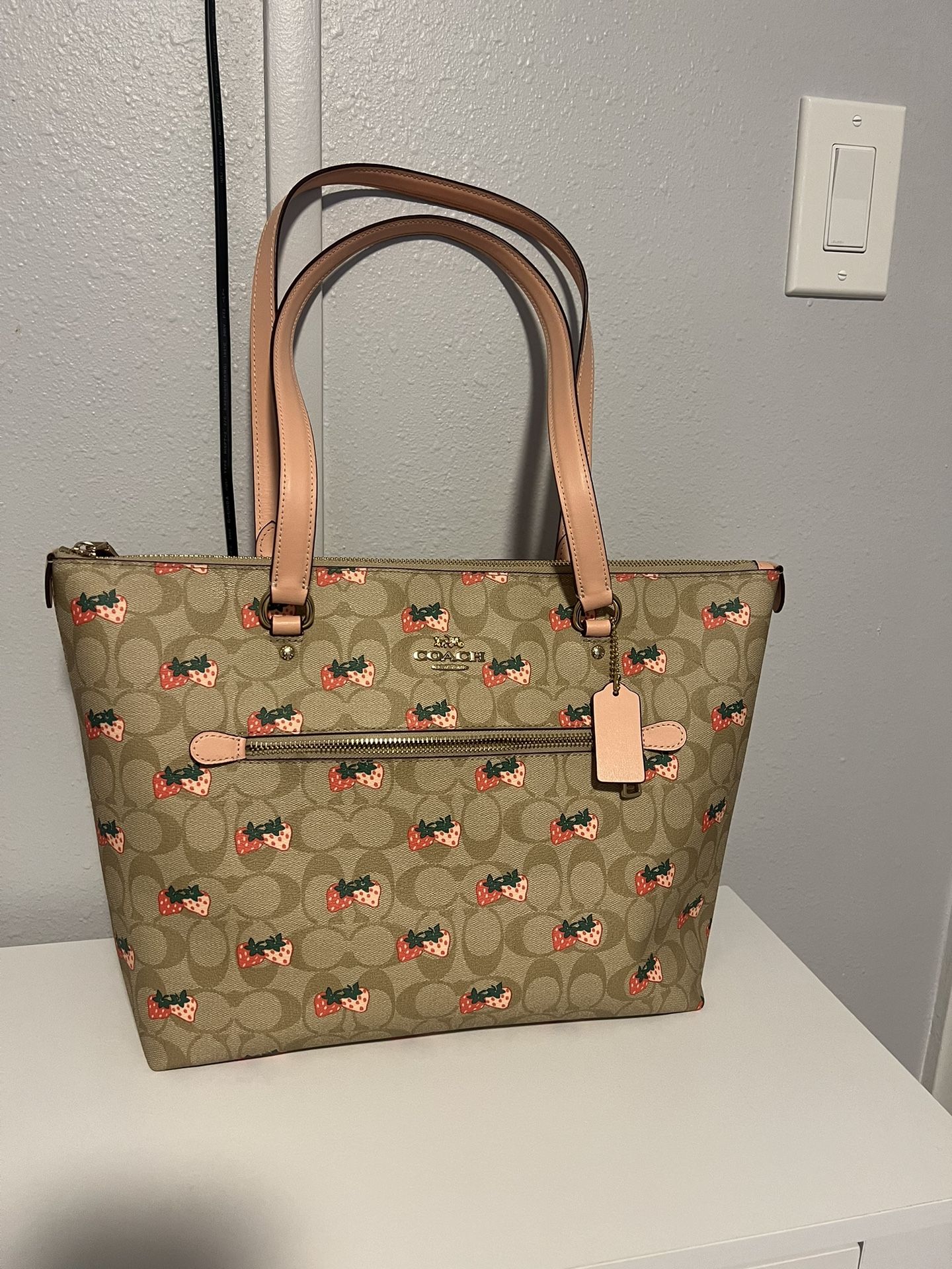 Coach strawberry tote bag 