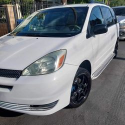 2004 Toyota Sienna