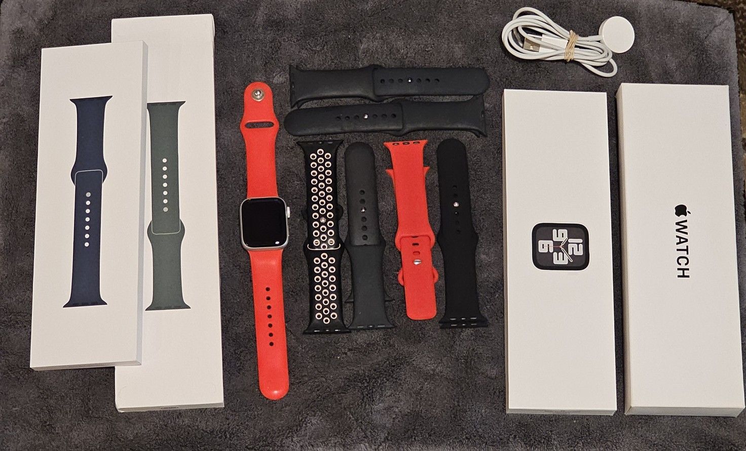 Apple Watch SE (Gen 2) A2726 40mm AI Mid SB M/L GPS/Cellular (Watch, Band, Box, Extras)