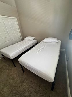 2 Twin Beds Complete Set – Mattresses + Metal Frames (Like New)