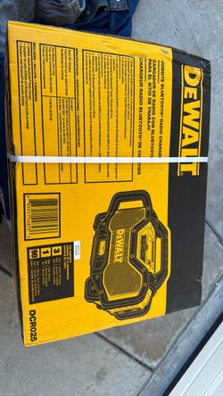DeWalt DCR025 Jobsite Bluetooth Radio Charger
