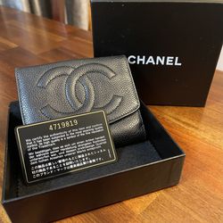 Authentic Chanel vintage timeless bifold wallet caviar compact w/ box &  dust cover, as well as COA card for Sale in Denver, CO - OfferUp