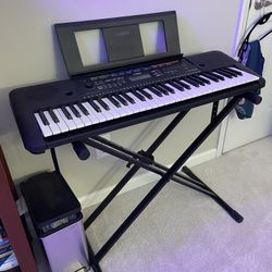 Yamaha keyboard and RockJam Xfinity Keyboard Stand