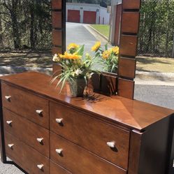 Modern Solid Wood Long Dresser With Big Drawers, Big Mirror. Great Condition